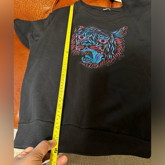 TNA BEAUTIFUL 😍 🦁 DISIGN DETAILS SWEATERSHIRT SIZE M IN EXCELLENT CONDITION - Picture 11 of 12